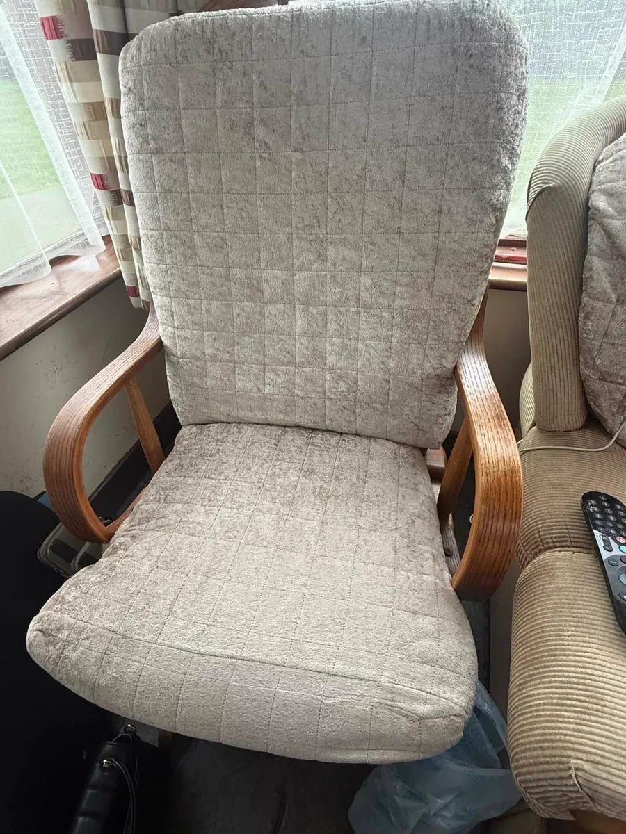 Couch and 2 rocking chairs - Image 2