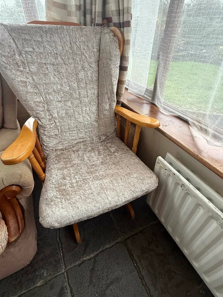 Couch and 2 rocking chairs - Image 3