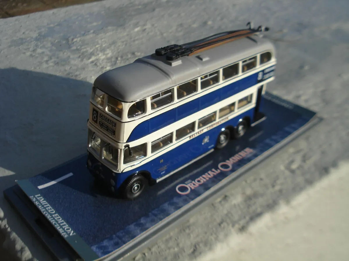 CORGI DIECAST METAL MODEL BELFAST  TROLLEY BUS - Image 1