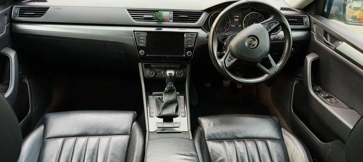 Skoda Superb 2016 - Image 2