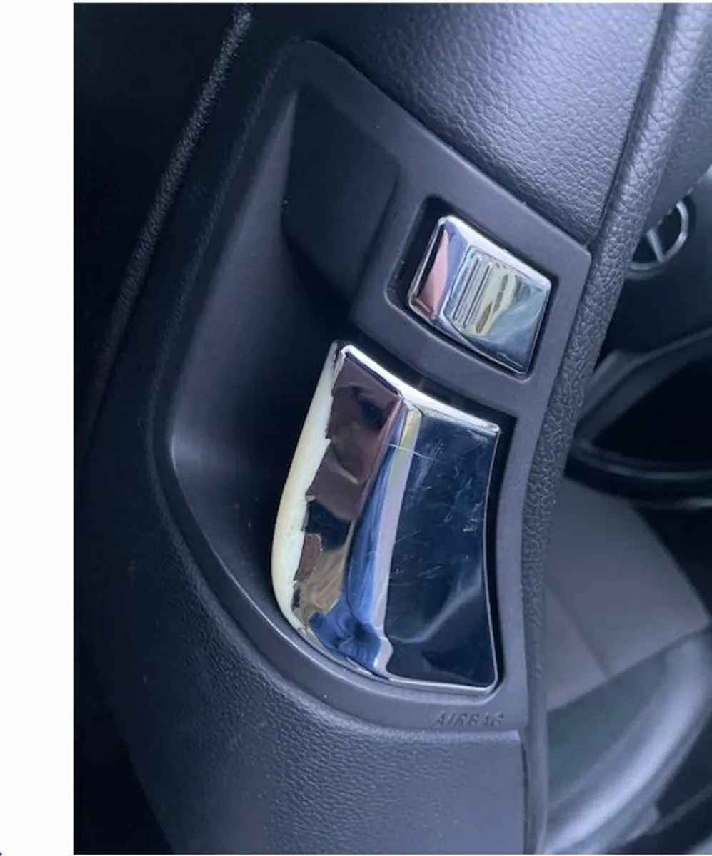 Mercedes-Benz C-Class 2011 - Image 2