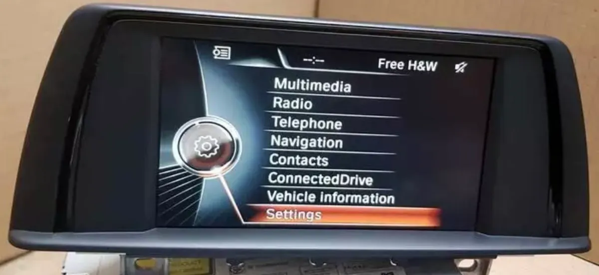 BMW SCREEN - Image 1
