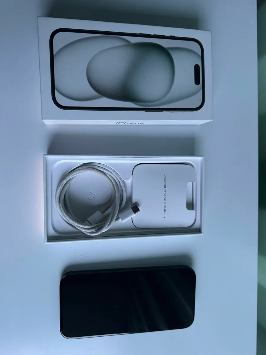 iPhone 15 - Image 2