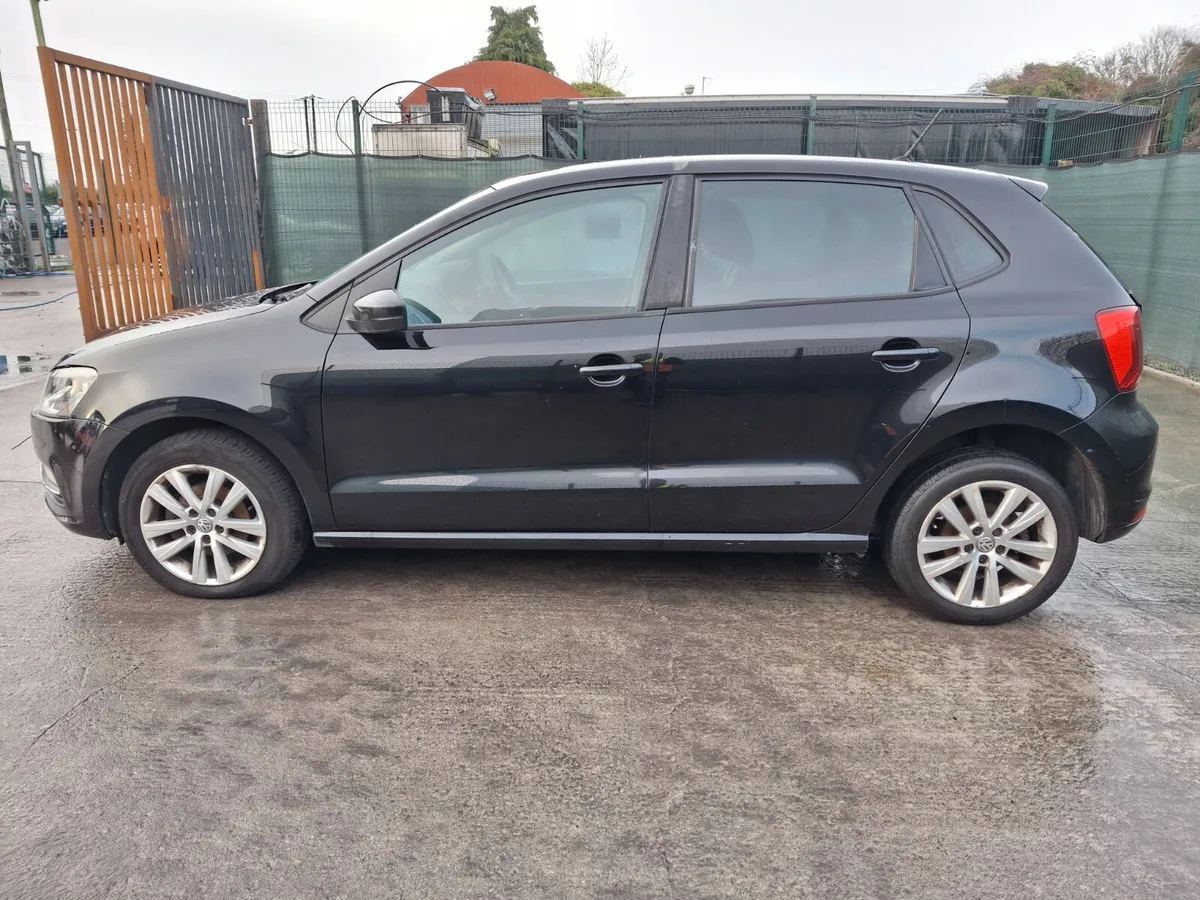2017 Volkswagen Polo 1.2 Tsi - Image 2