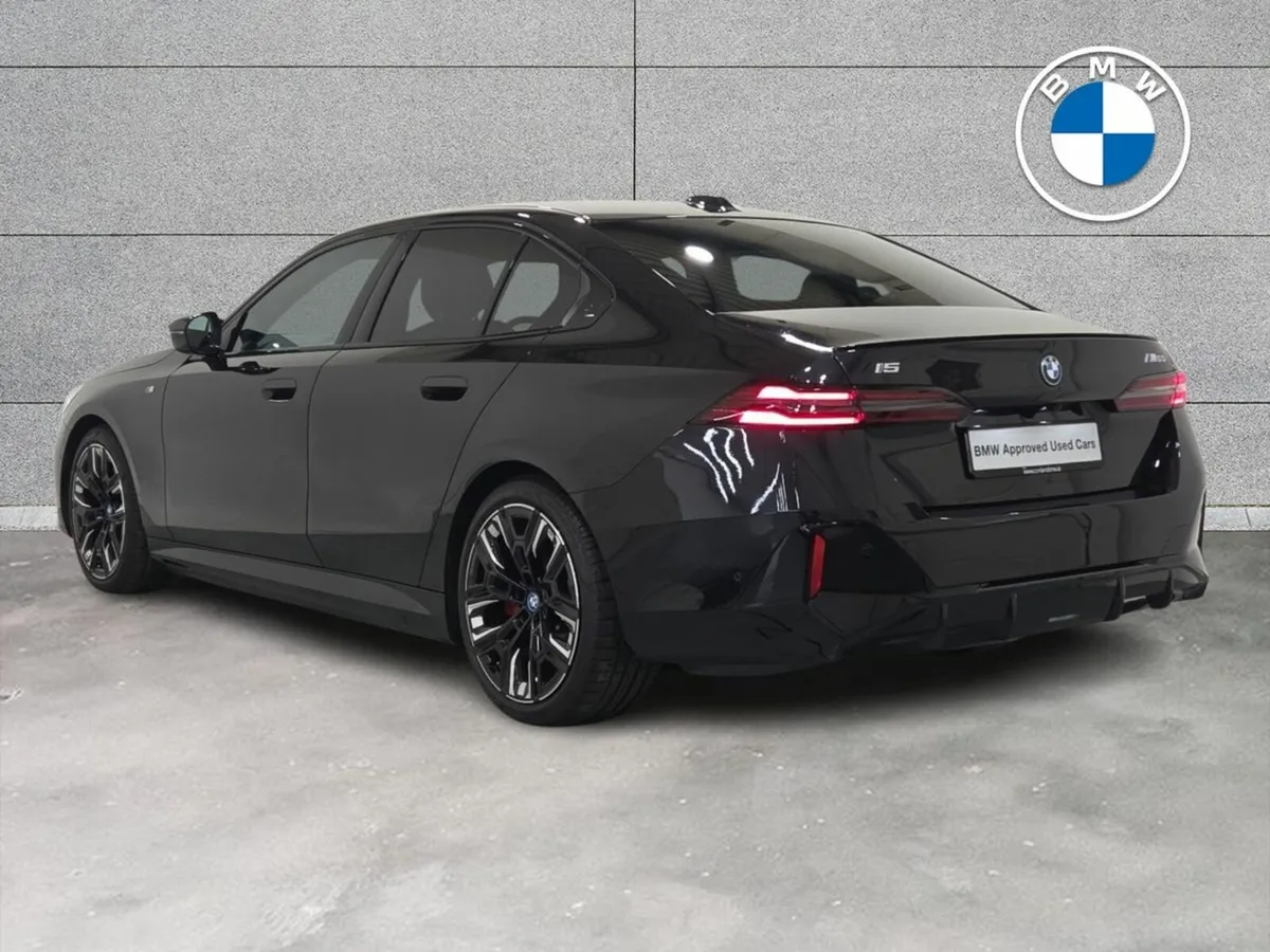 BMW i5 M60 Saloon - Image 3