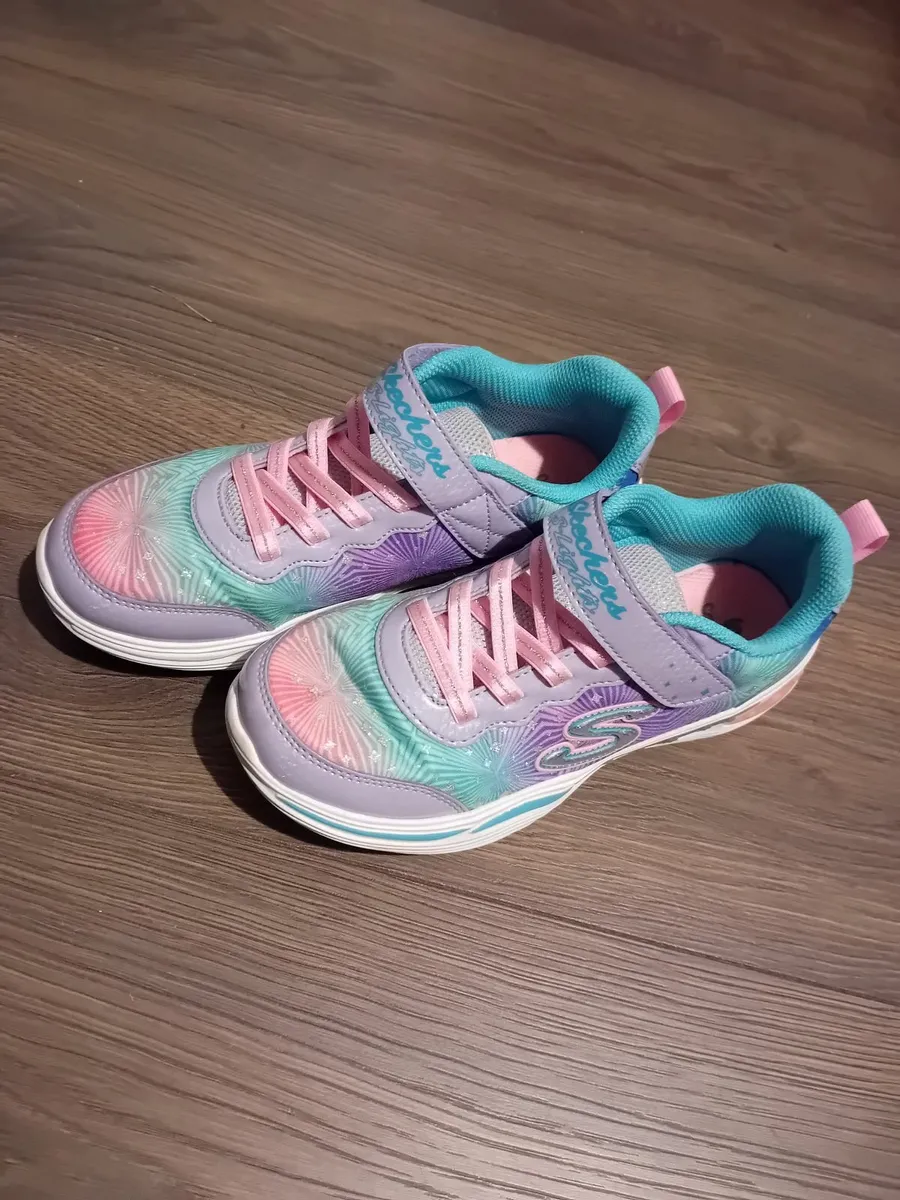 Girls sketchers - Image 1