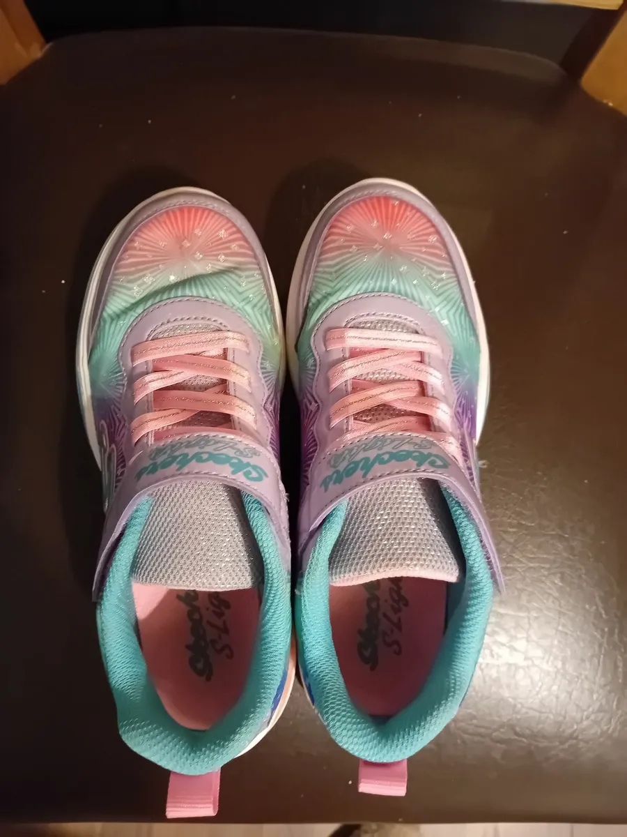 Girls sketchers - Image 2