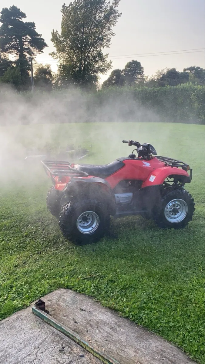 Honda farm quad - Image 1