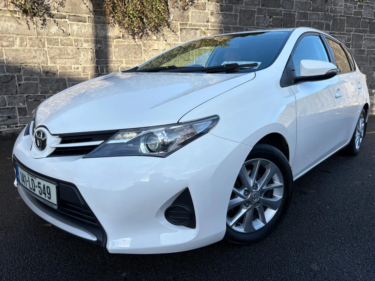 141 Toyota Auris 1.4D4D  FSH! Trade ins welcome! - Image 3