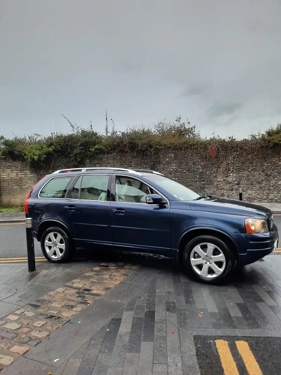 Volvo XC90 - Image 2