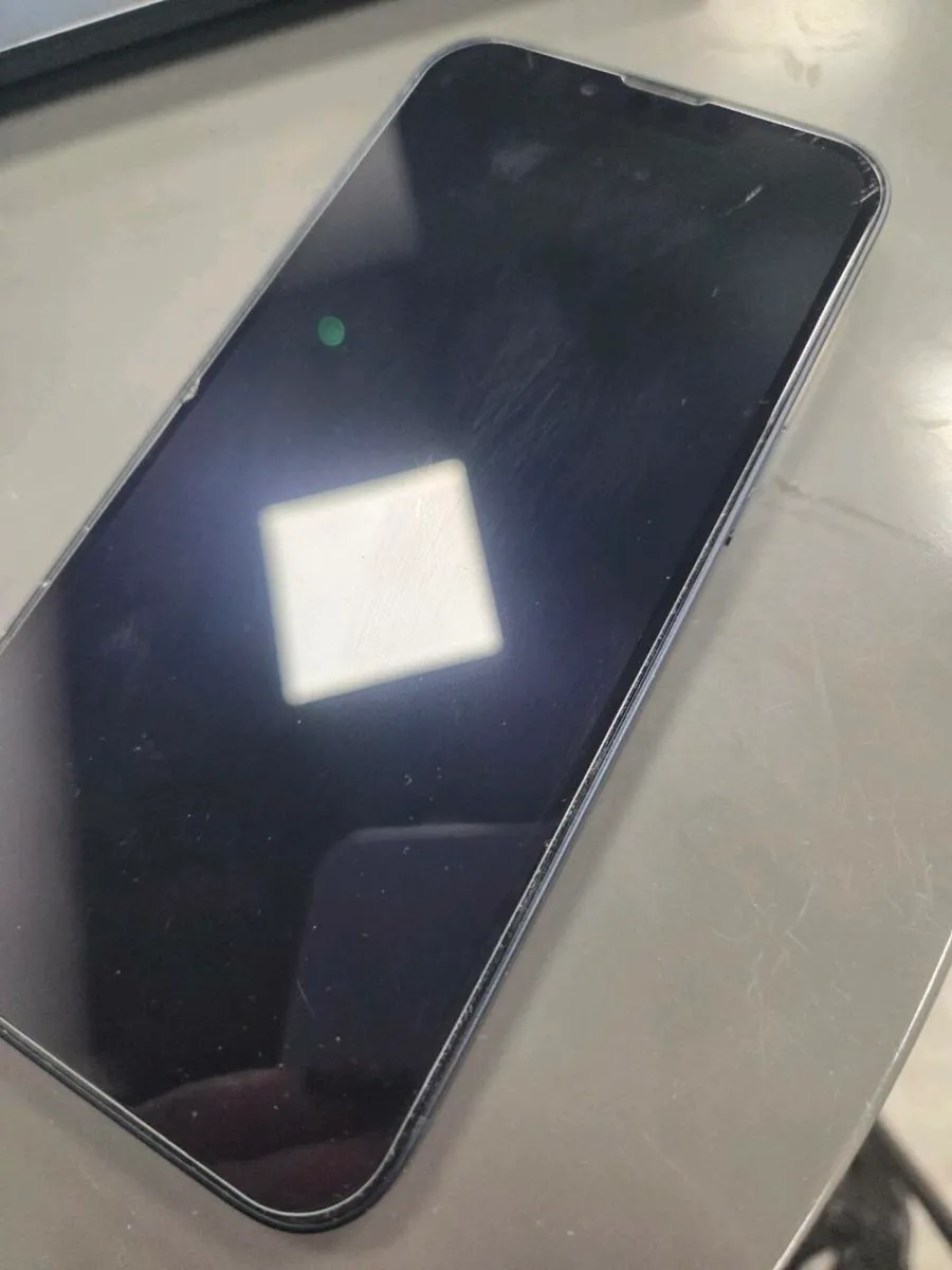 iPhone 13, mint condition, original box and cable - Image 2
