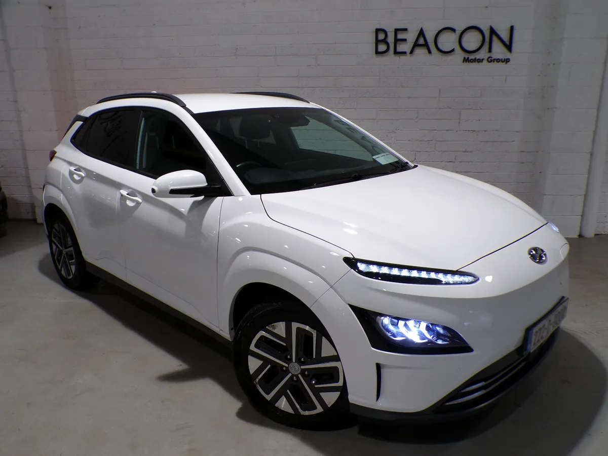 2022*64KWH HYUNDAI KONA PREMIUM EV*484KM RANGE*FUL - Image 2