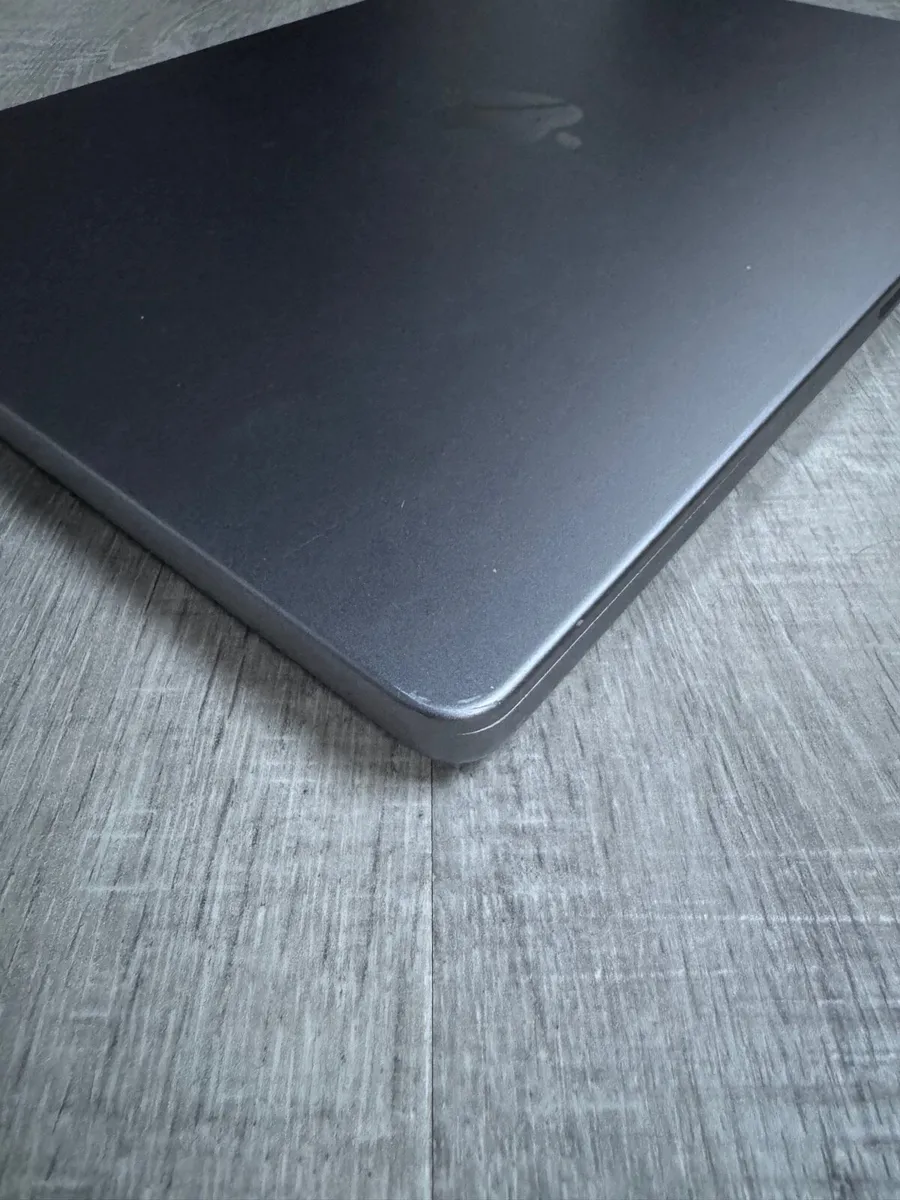 MacBook Pro M1 Max 14” 32GB 512GB 2021 - Image 3