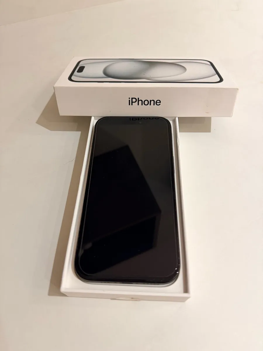 Apple iPhone 15 128GB Black - Image 1
