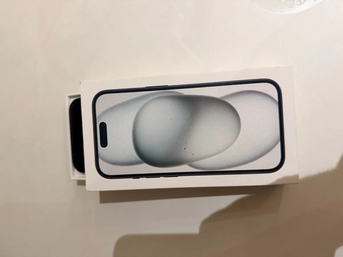 Apple iPhone 15 128GB Black - Image 4