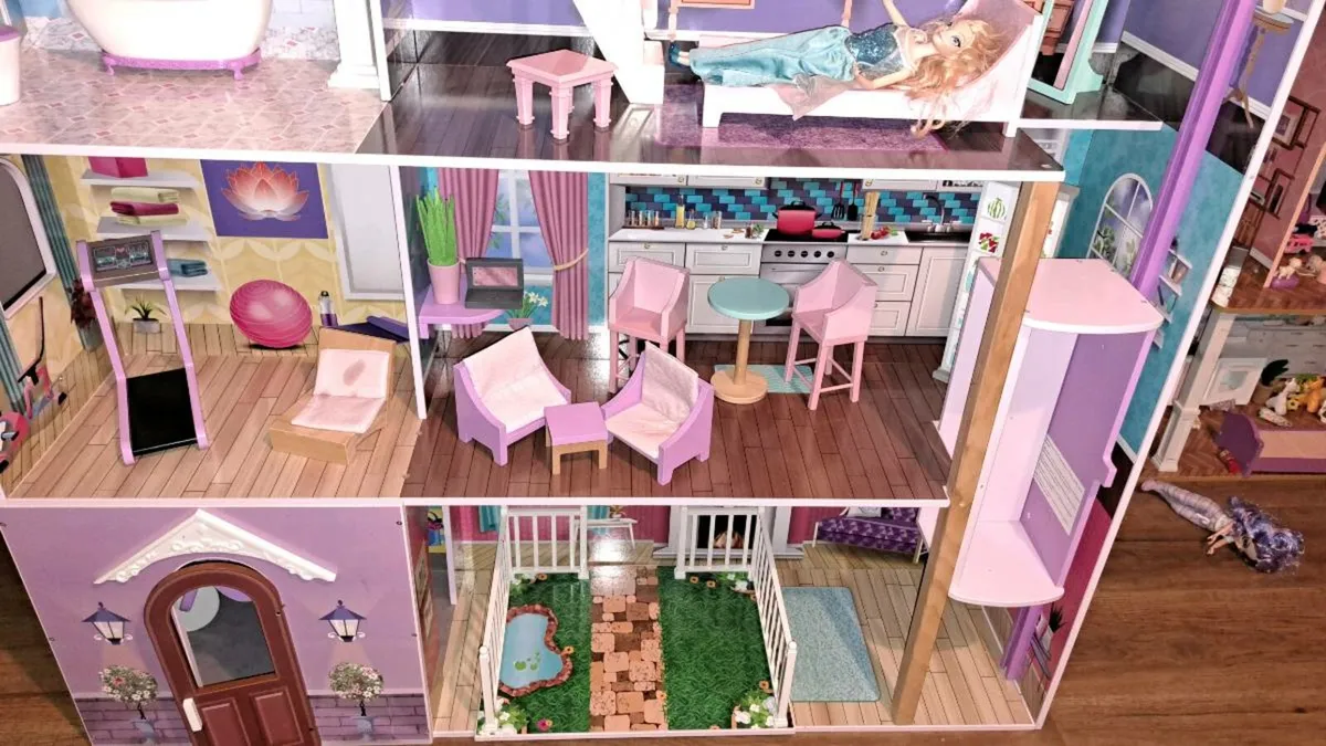 Dolls house - Image 3