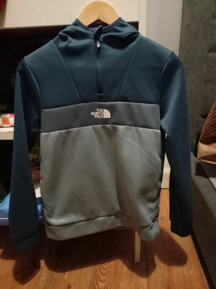 North face hoodie and jackets youth - Image 2