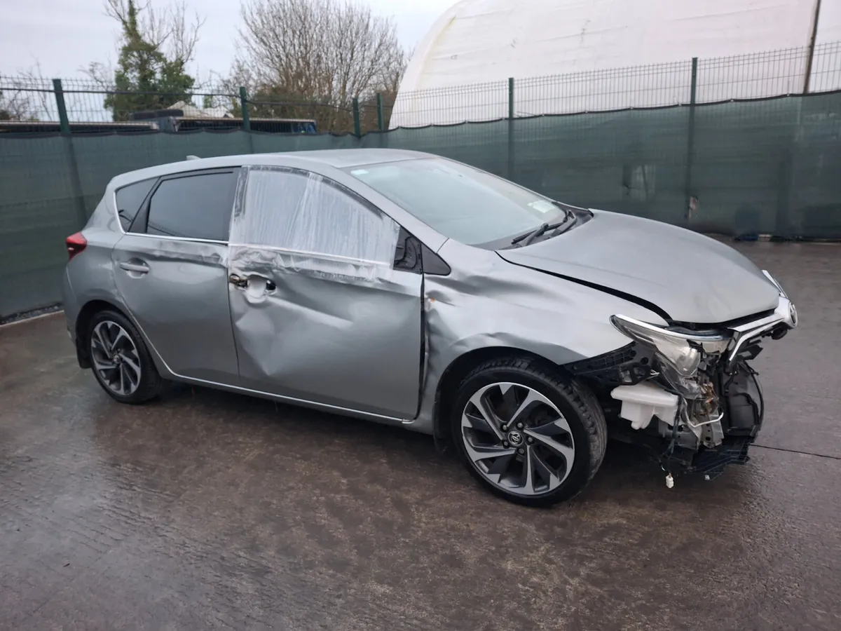 172 Toyota Auris  1.4 D4D - Image 4