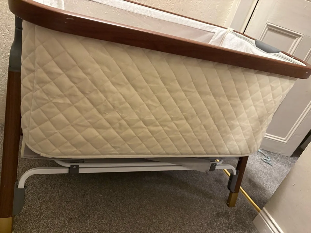 Tutti Bambini CoZee Luxe Bedside Crib - Image 2