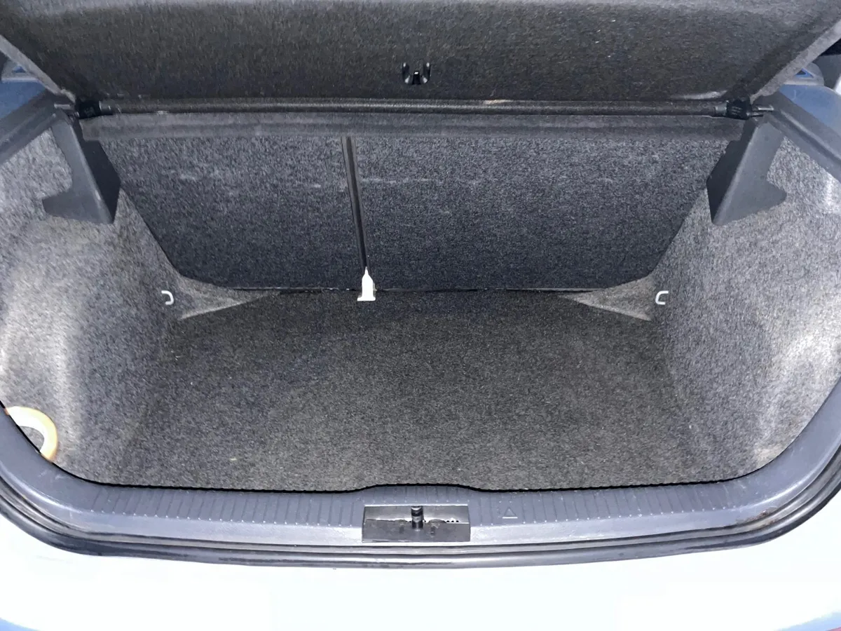 Volkswagen Polo 2005 - Image 2