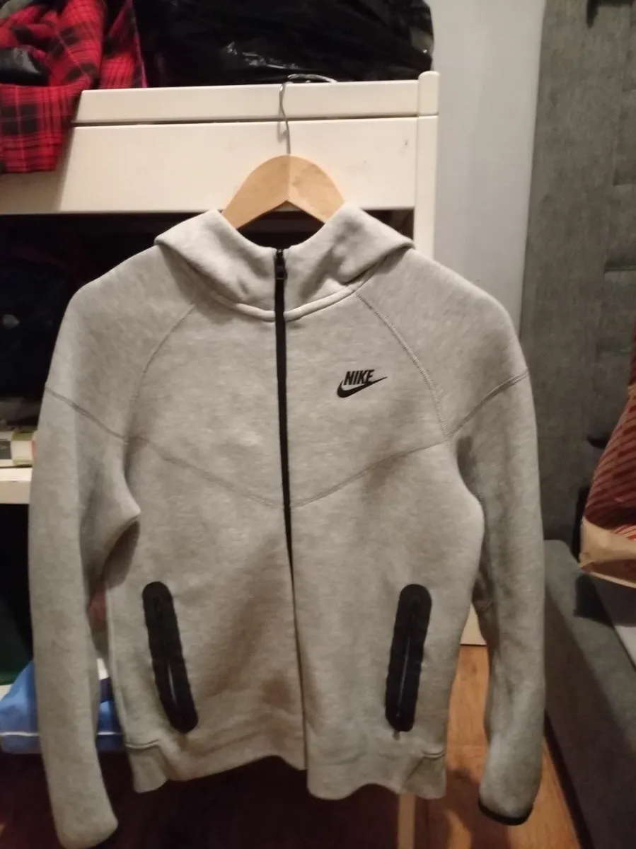 Nike hoddies, jumpers, half zip - Image 2