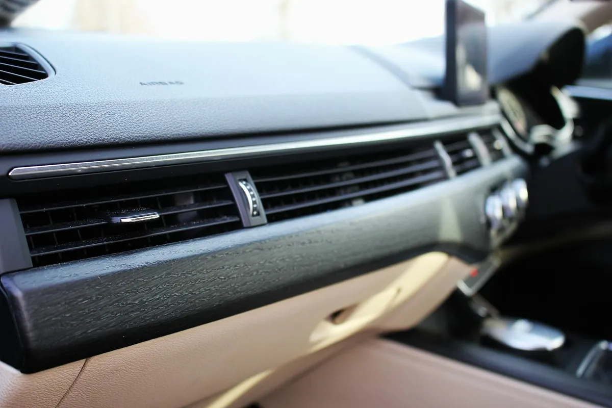 Audi A4 Avant ULTRA/MANUAL/1 Owner/F.S.H./Like NEW - Image 4