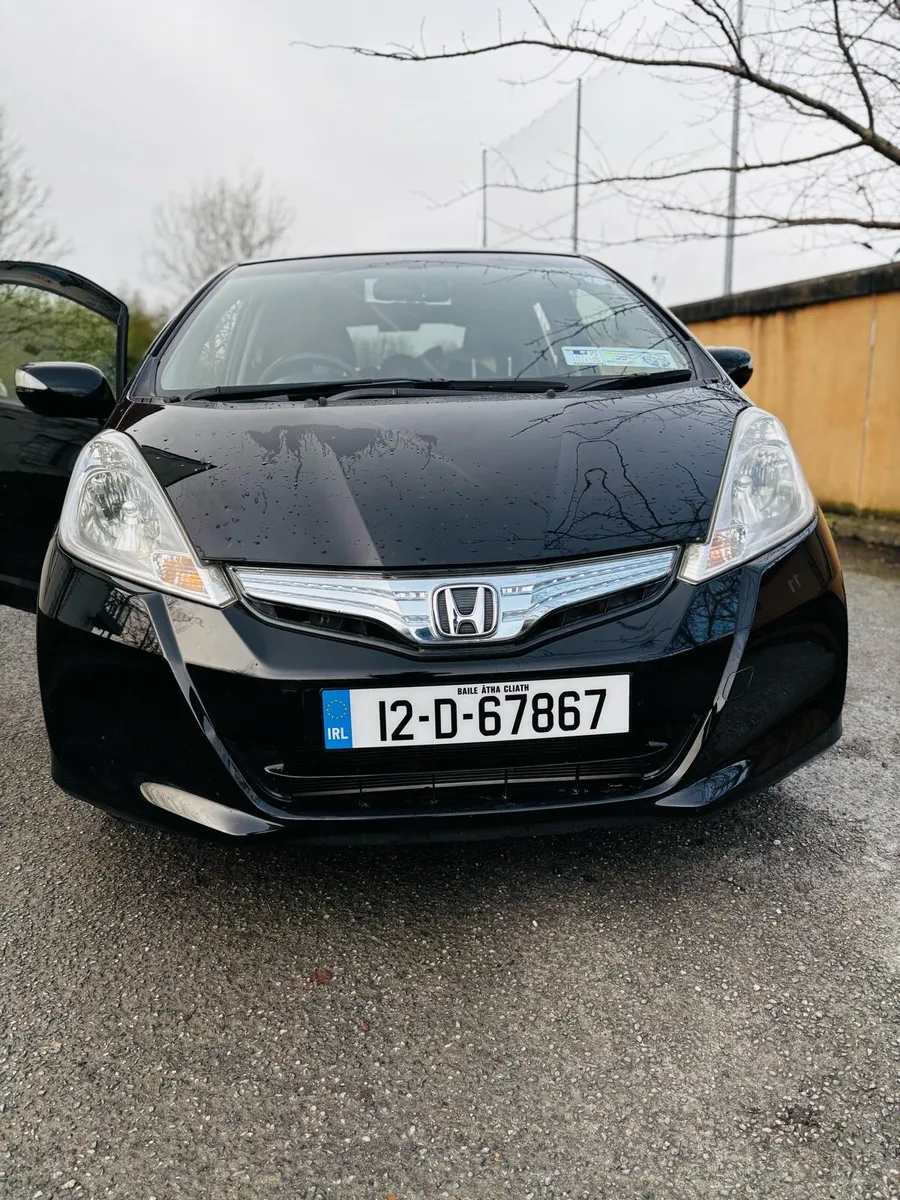 Honda fit hybird low mileage - Image 2
