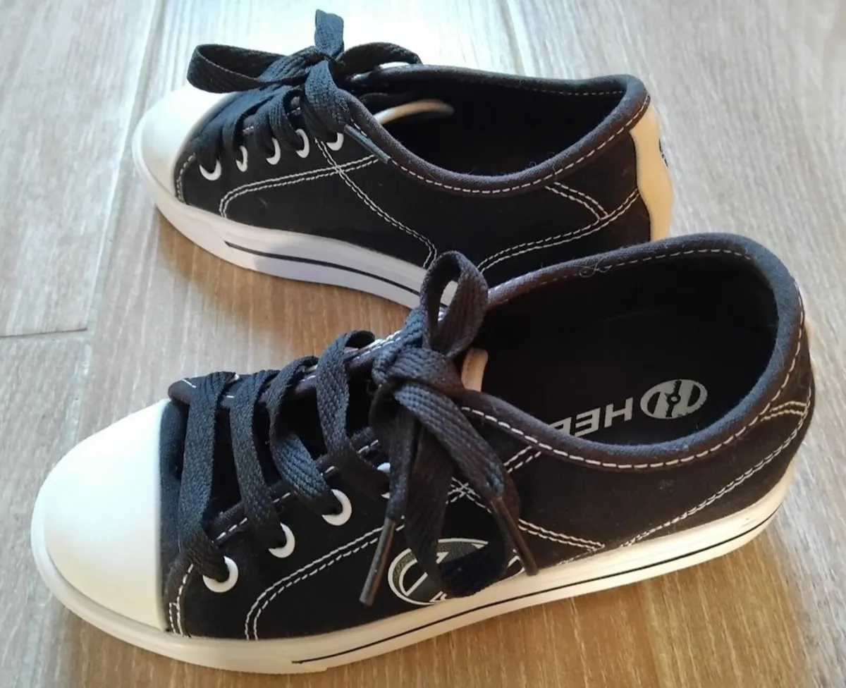 Heelys Skate Shoes.  Size: UK 2. - Image 2