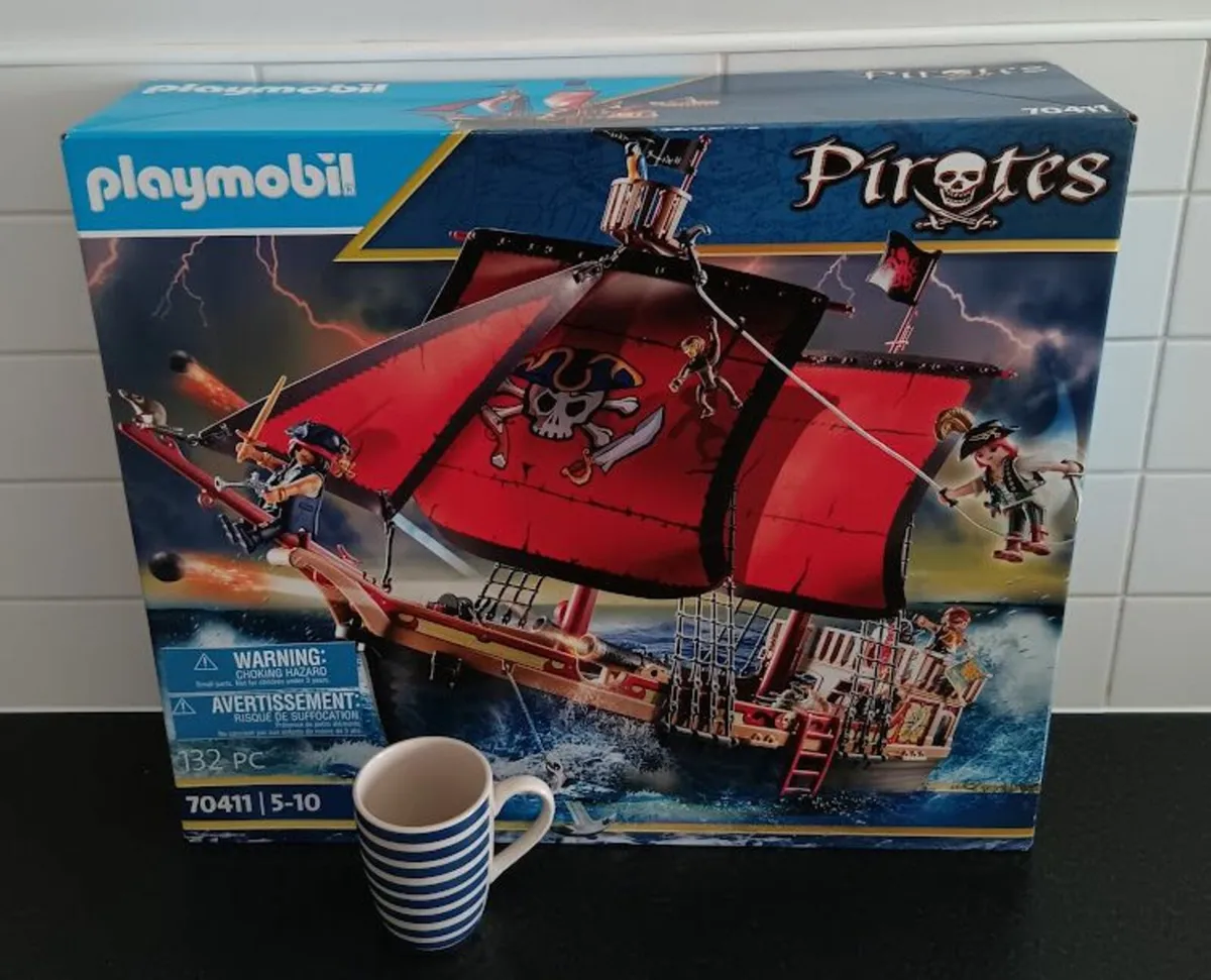 Large playmobil skull pirate ship (NEW) - Image 1