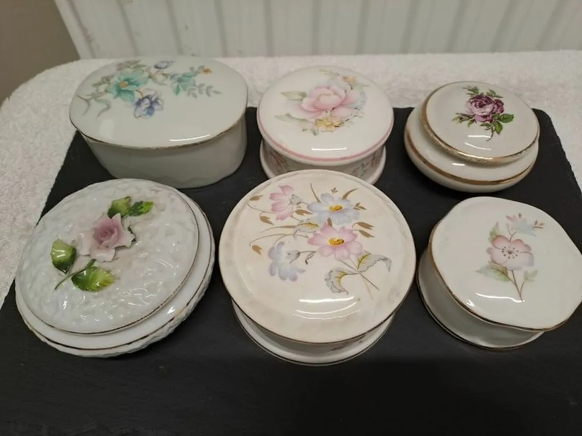 6 floral motif trinket boxes - Image 1