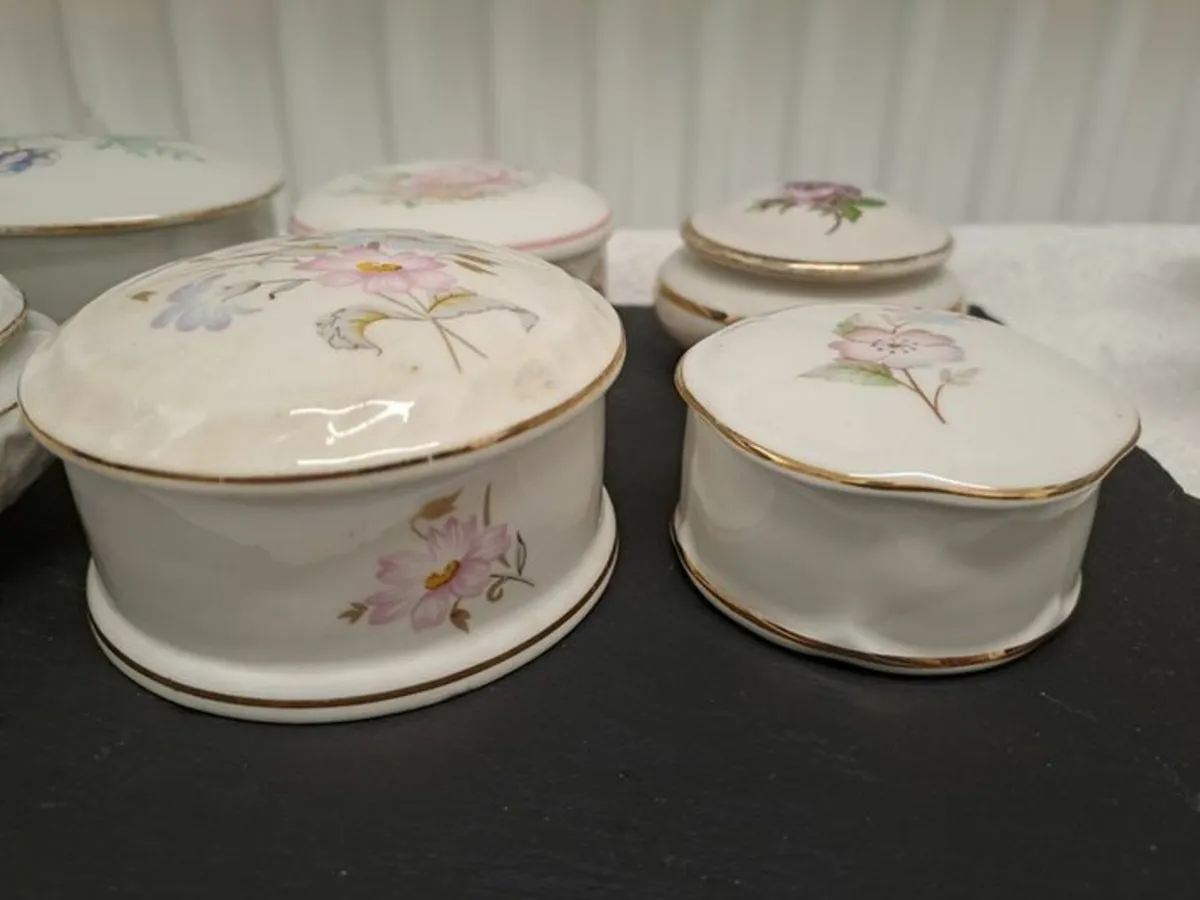6 floral motif trinket boxes - Image 3