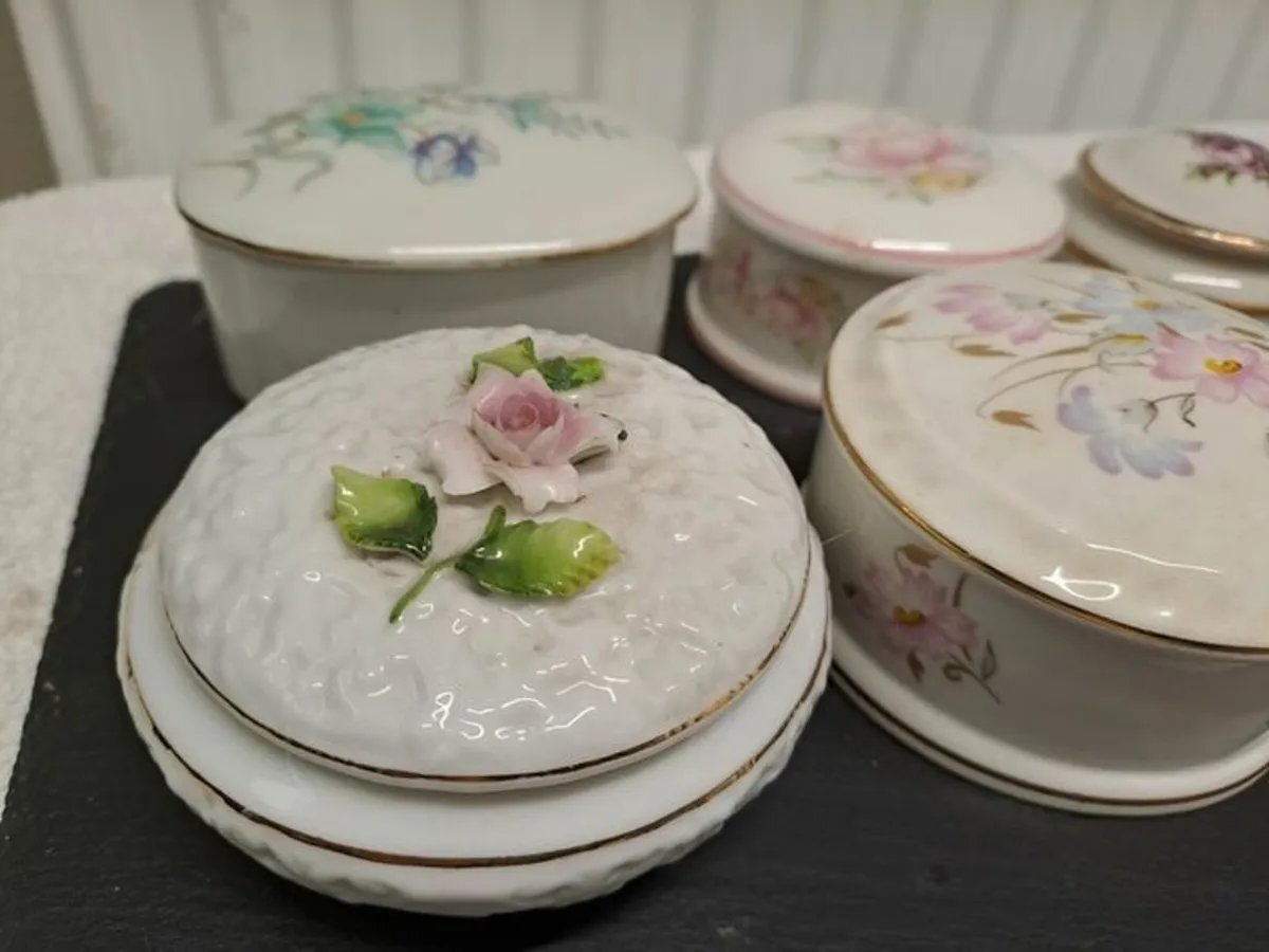 6 floral motif trinket boxes - Image 4