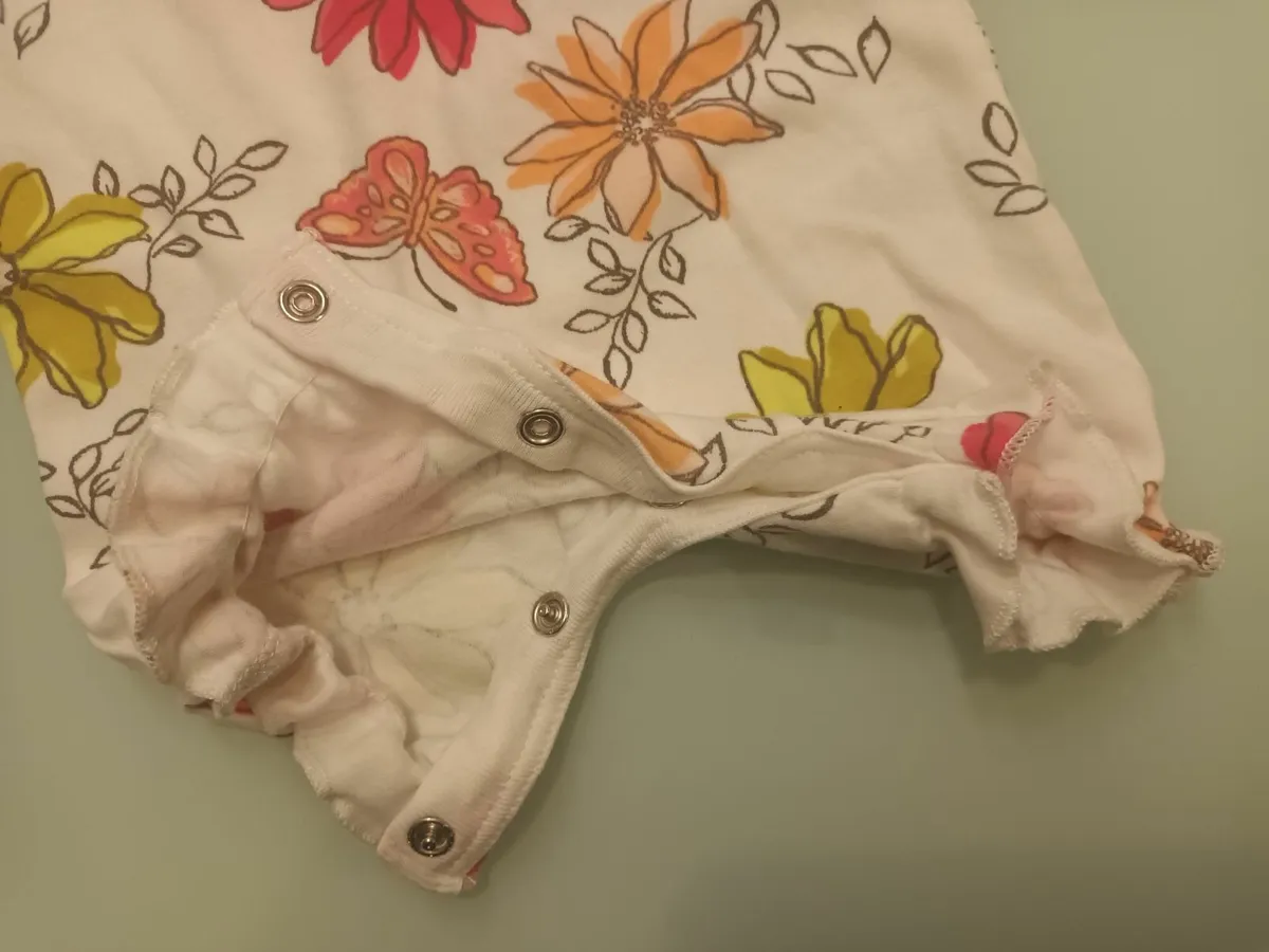 Baby girl clothes - Image 1