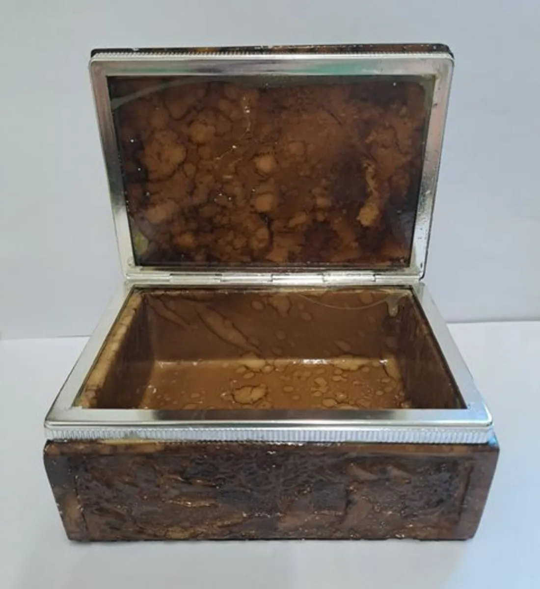 Vintage ashtray and cigarette box - Image 2