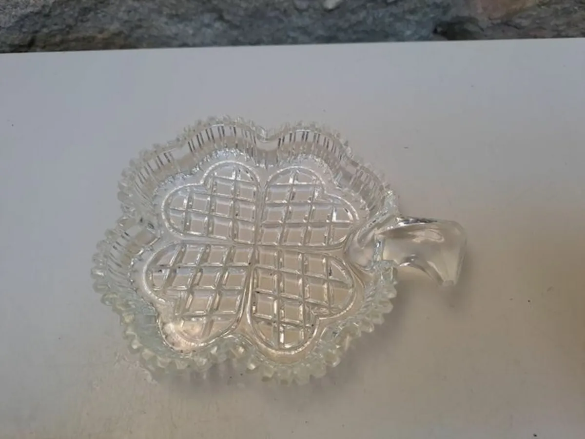 1970s crystal shamrock trinket dish - Image 3
