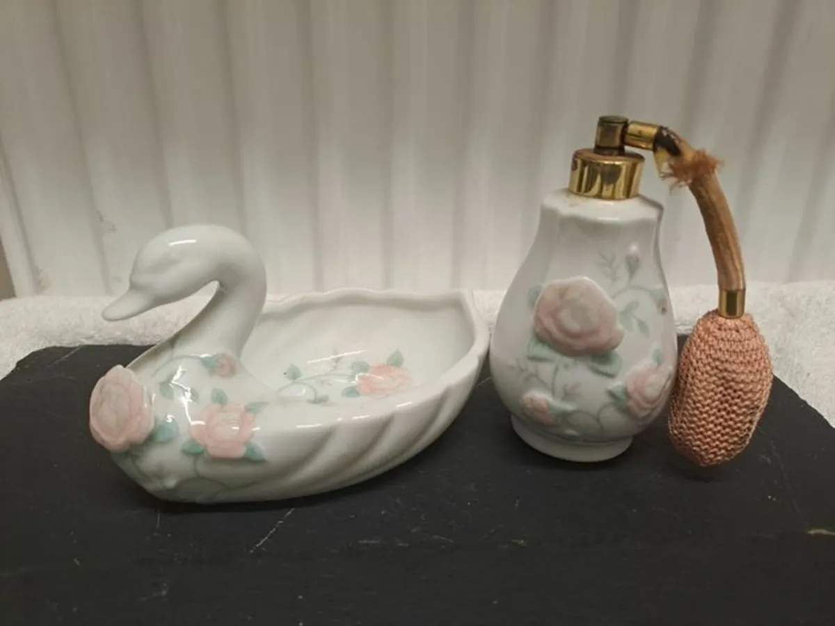 1988 St Michael perfume and trinket dish - Image 1