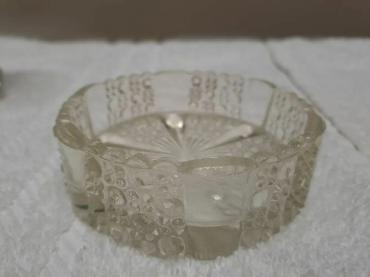 Vintage glass trinket dish star - Image 1