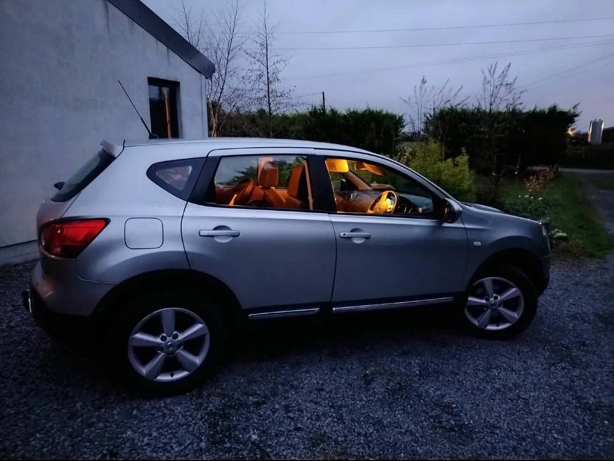 Nissan Qashqai 2009 1.5D Manual - Image 3
