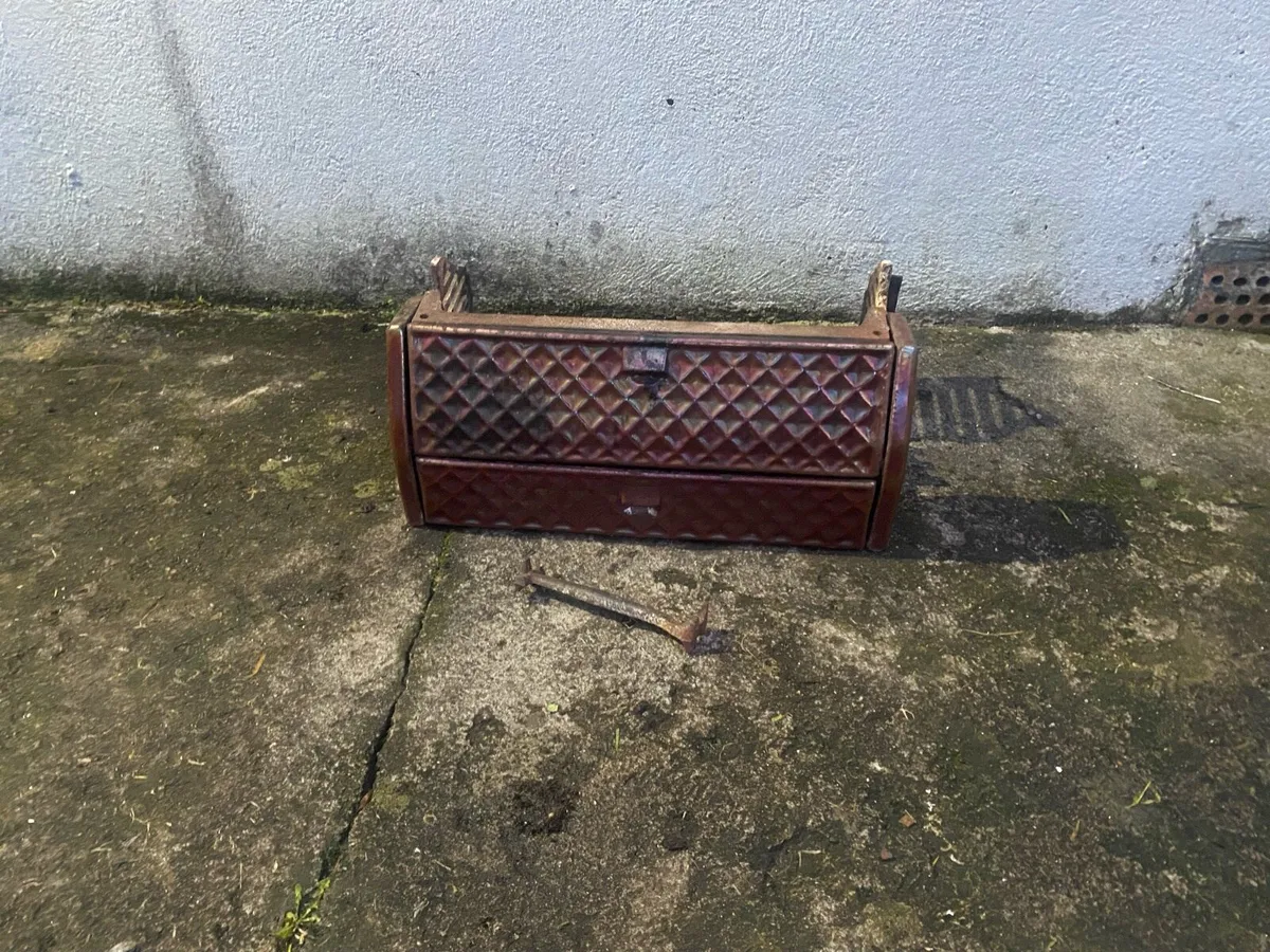 Huge 20 inch Queenstar all night burner and grate - Image 1