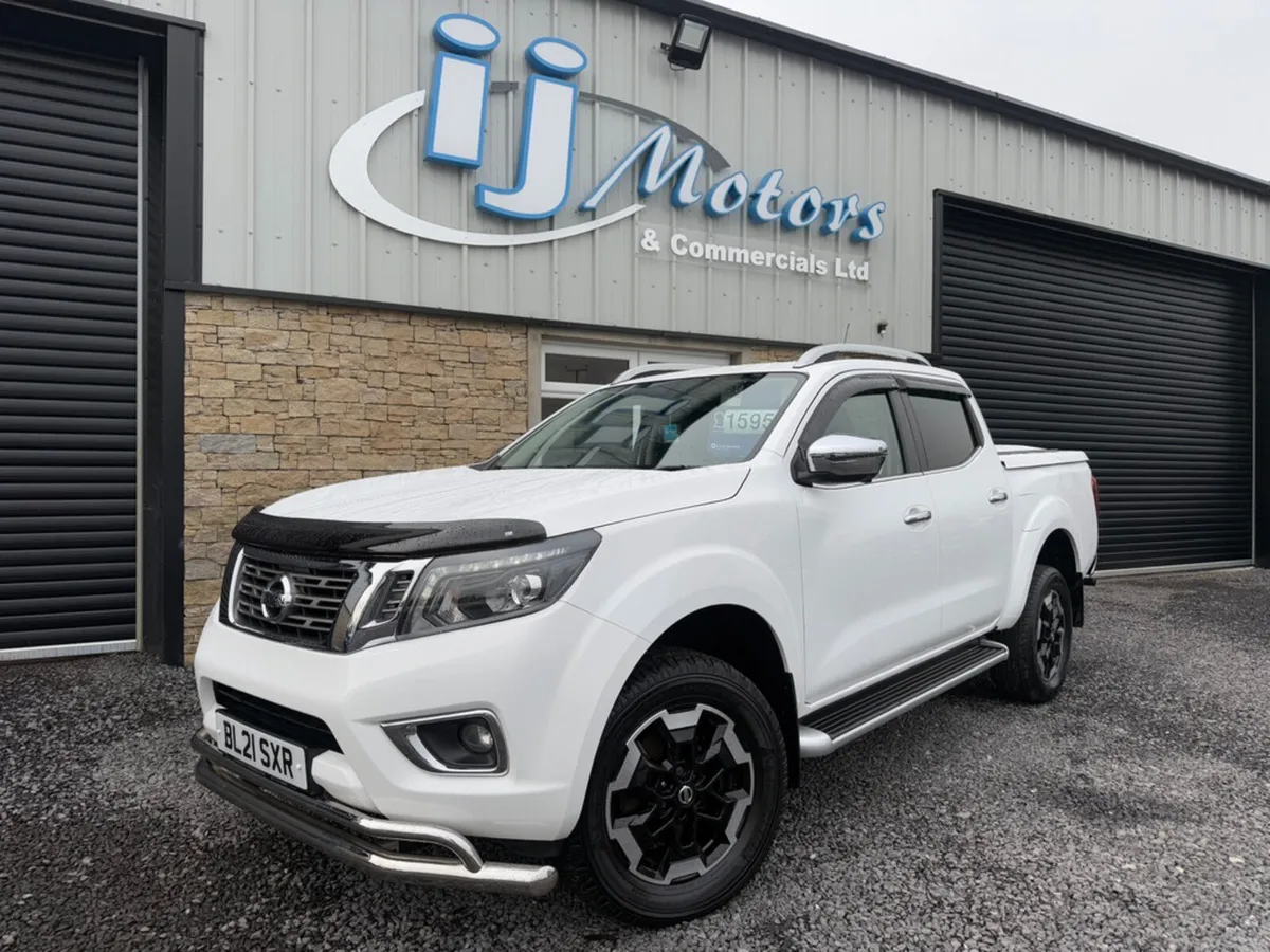 21 NISSAN NAVARA TEKNA TT 2.3dCi 190 4WD Auto - Image 3