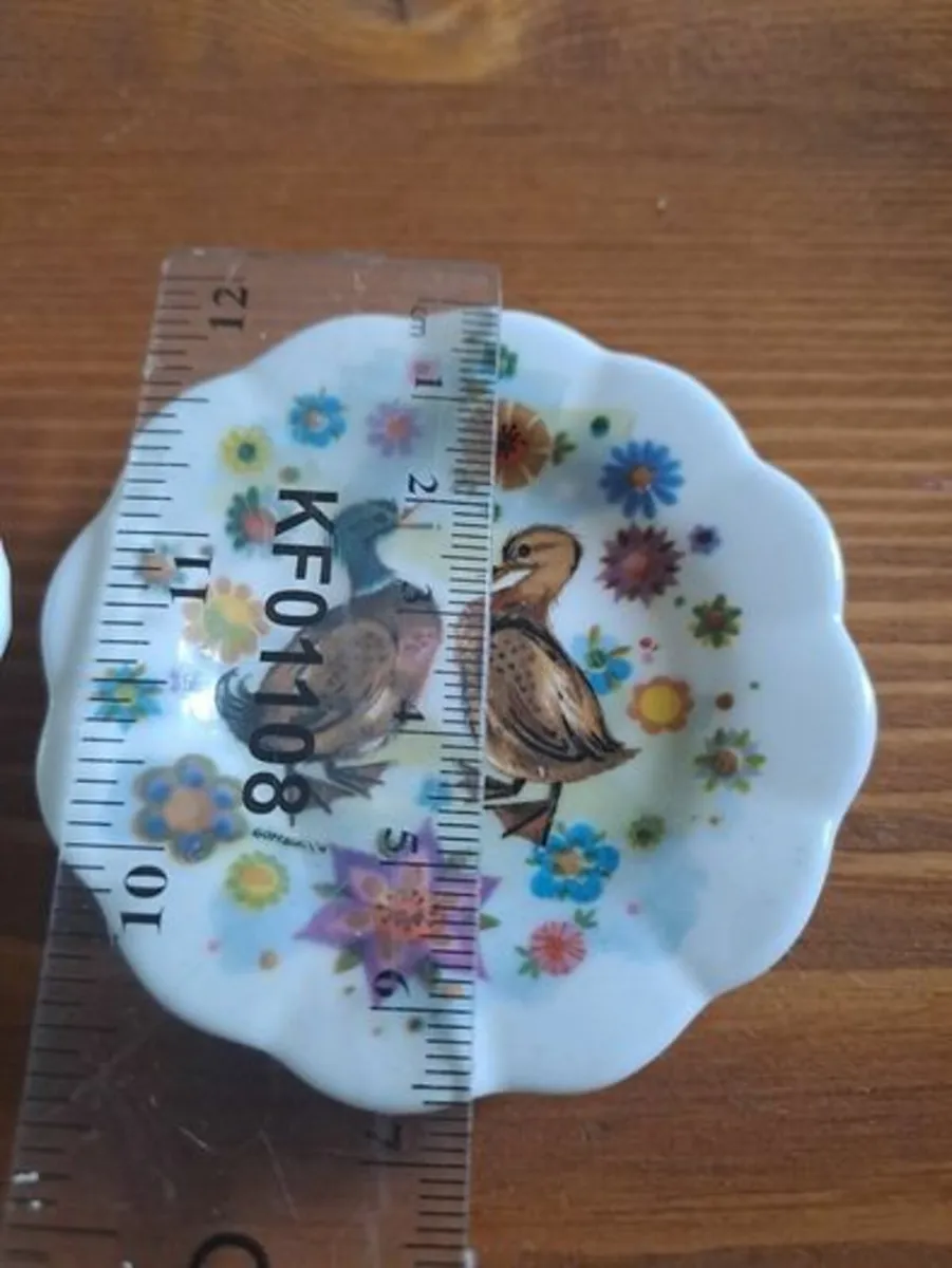 Vintage porcelain trinket dishes - Image 2