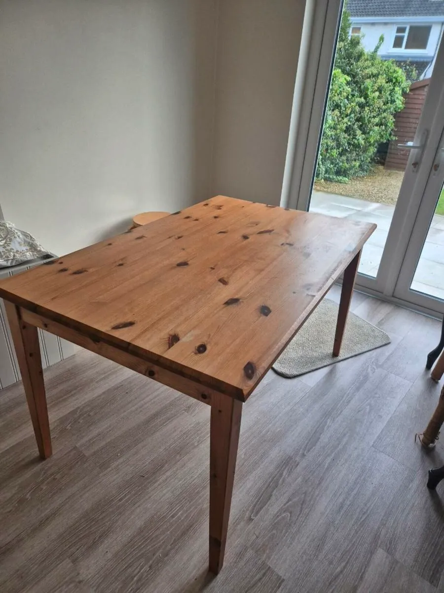 Pine kitchen dining table - good condition - Image 1