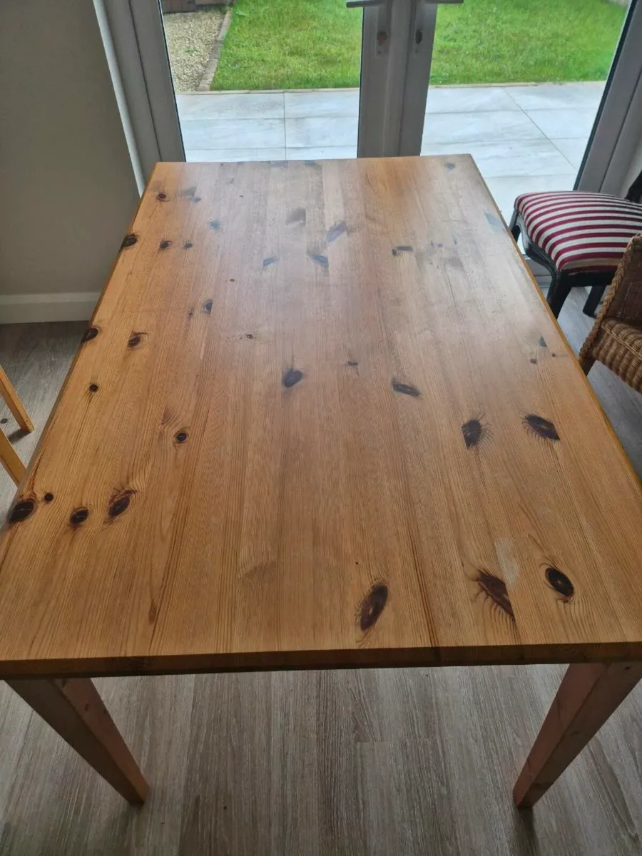 Pine kitchen dining table - good condition - Image 2