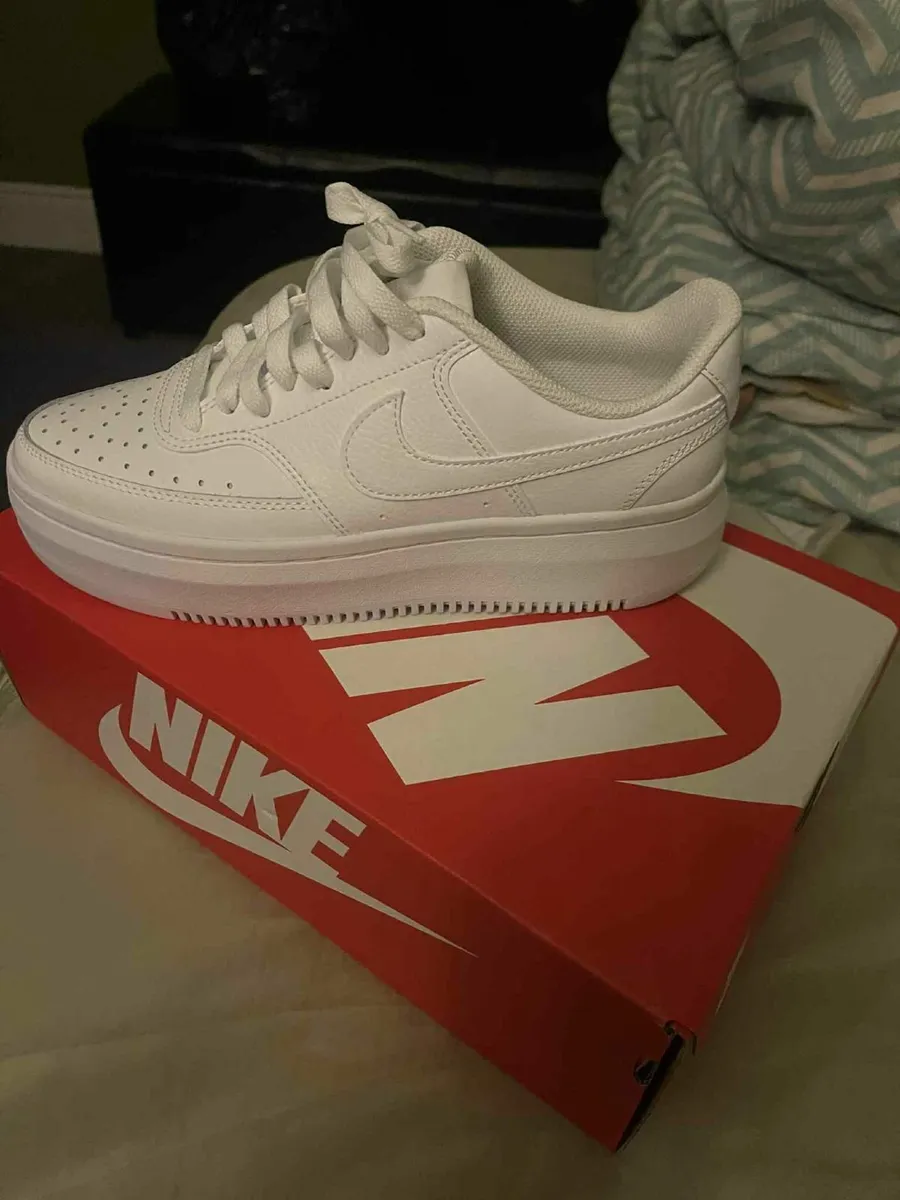 ladies trainors size 6 small fit