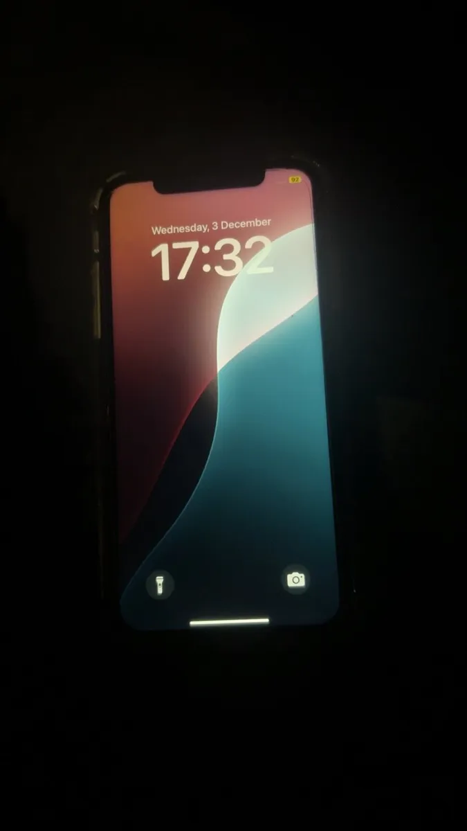 White iphone 11 unlocked - Image 2