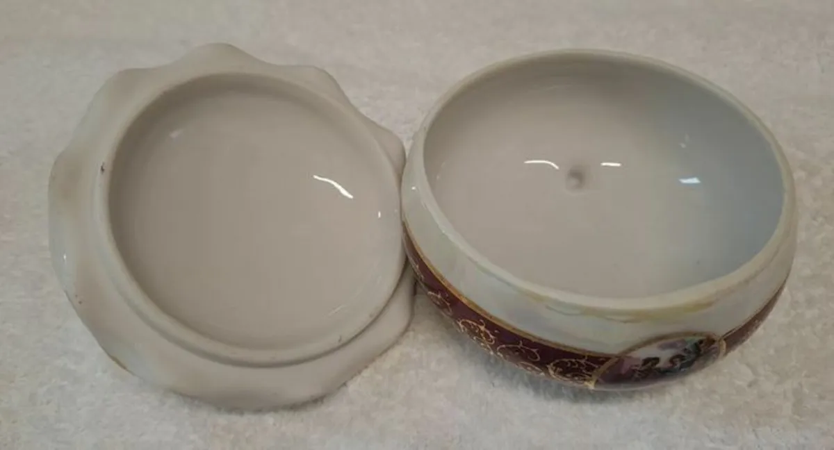 Vintage ornate lustreware lidded pot - Image 4