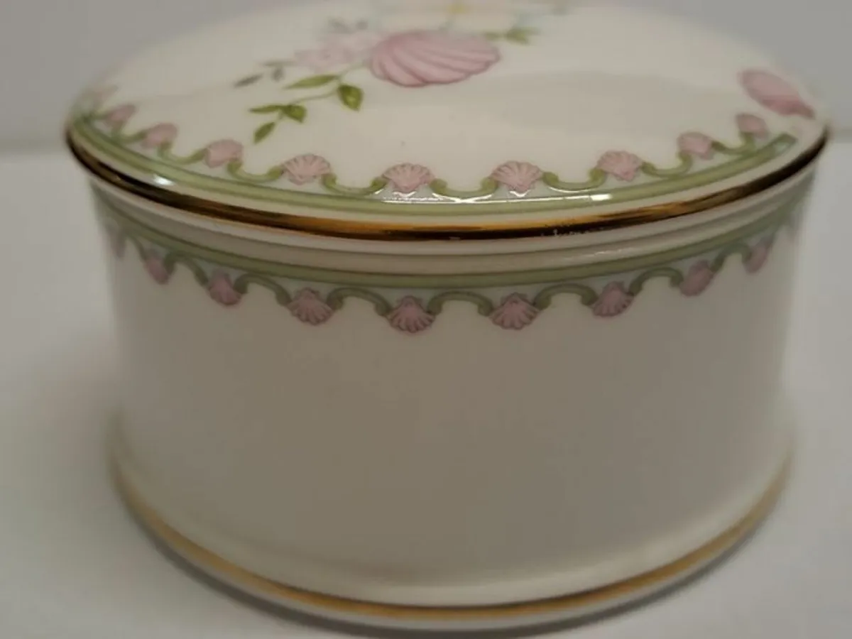 Coalport Canterbury Trinket box - Image 1