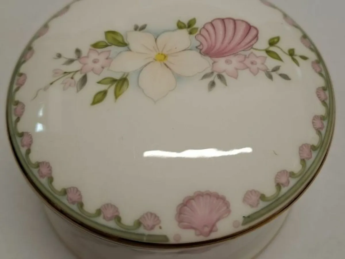 Coalport Canterbury Trinket box - Image 4