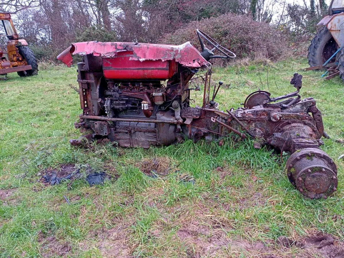 Digger and tractor - Image 4