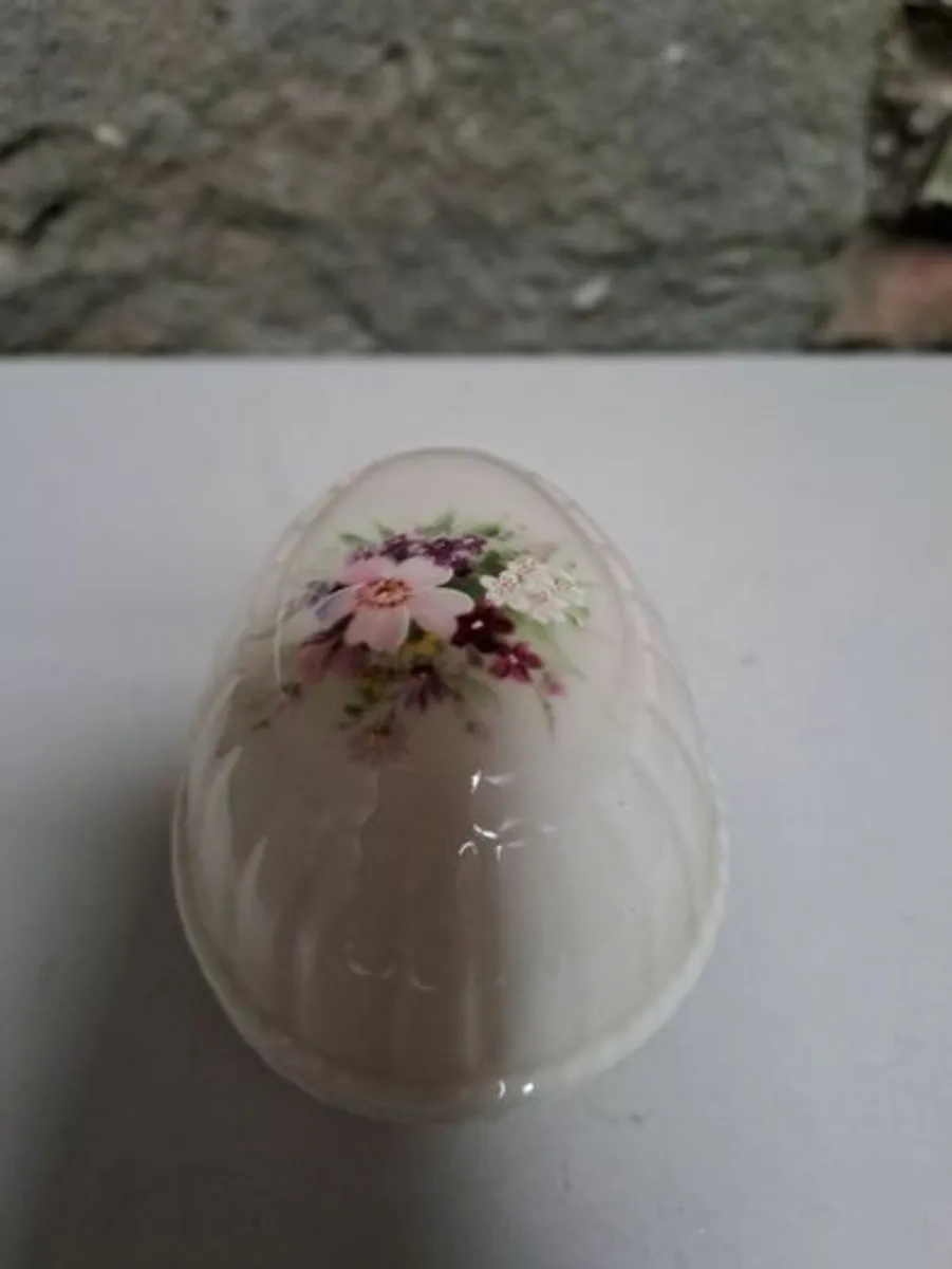 Donegal egg shaped trinket box - Image 1